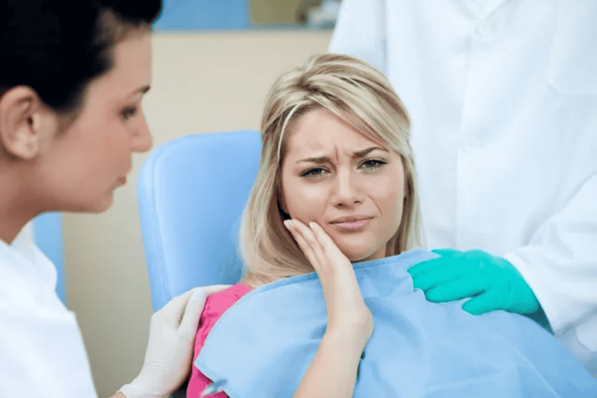 risks and complications of delaying dental emergencies