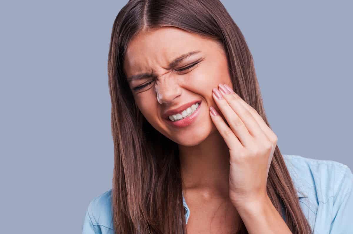 common causes of tooth sensitivity